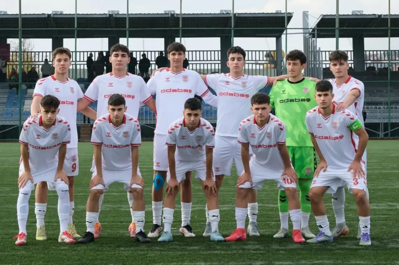 Pendikspor U17 Takımı, Fatih Karagümrük'e 2-1 Mağlup Oldu Pendikspor U17 Takımı, Fatih Karagümrük'e 2-1 Mağlup Oldu