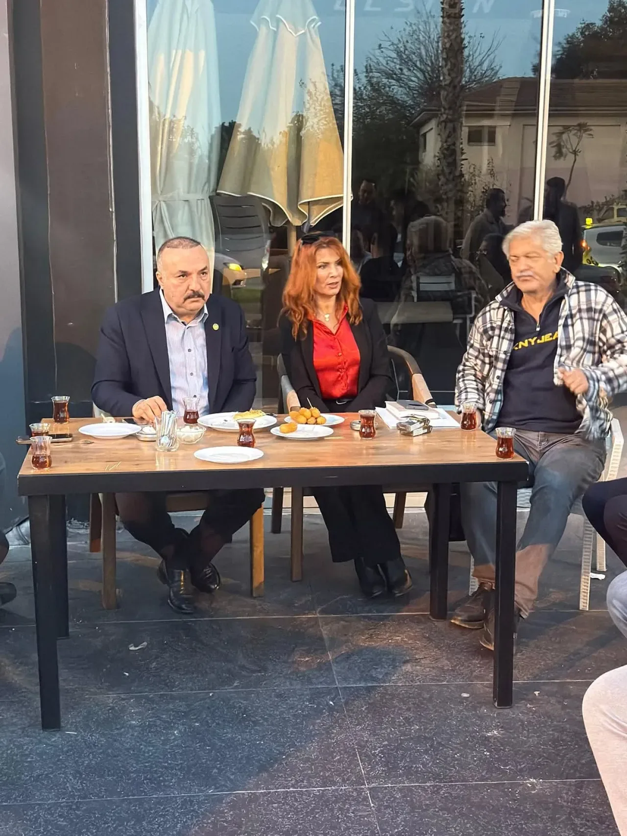 MHP Muratpaşa İlçe Teşkilatı, Meydankavağı Mahallesi'nde Vatandaşlarla Buluştu MHP Muratpaşa İlçe Teşkilatı, Meydankavağı Mahallesi'nde Vatandaşlarla Buluştu