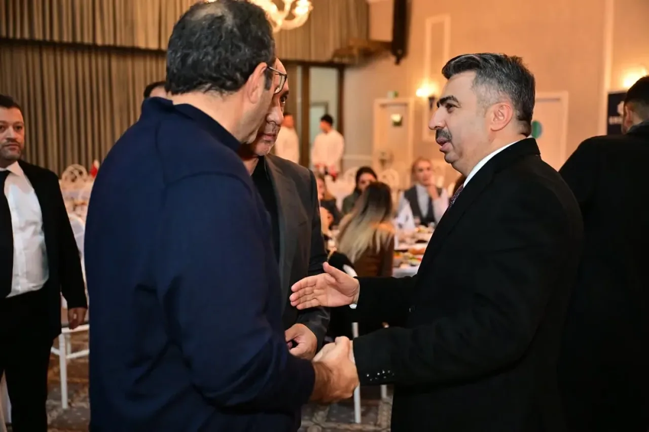 Bursa Yıldırım Belediye Başkanı Yılmaz, Erzurumlu İş İnsanları ile Buluştu Bursa Yıldırım Belediye Başkanı Yılmaz, Erzurumlu İş İnsanları ile Buluştu