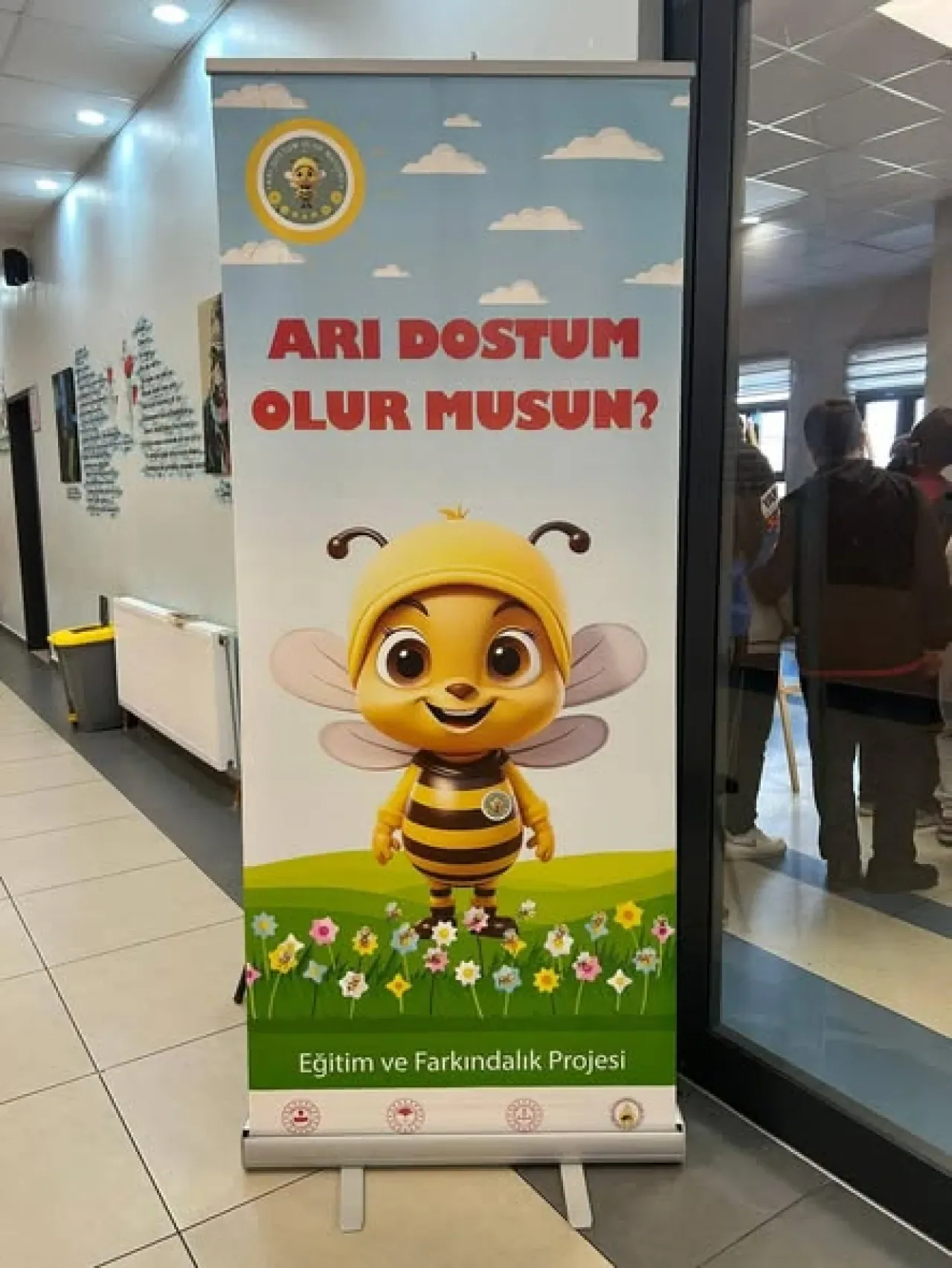 İstanbul'da Arı Dostum Olur Musun Projesi ile Arıların Yaşamı Öğretiliyor İstanbul'da Arı Dostum Olur Musun Projesi ile Arıların Yaşamı Öğretiliyor