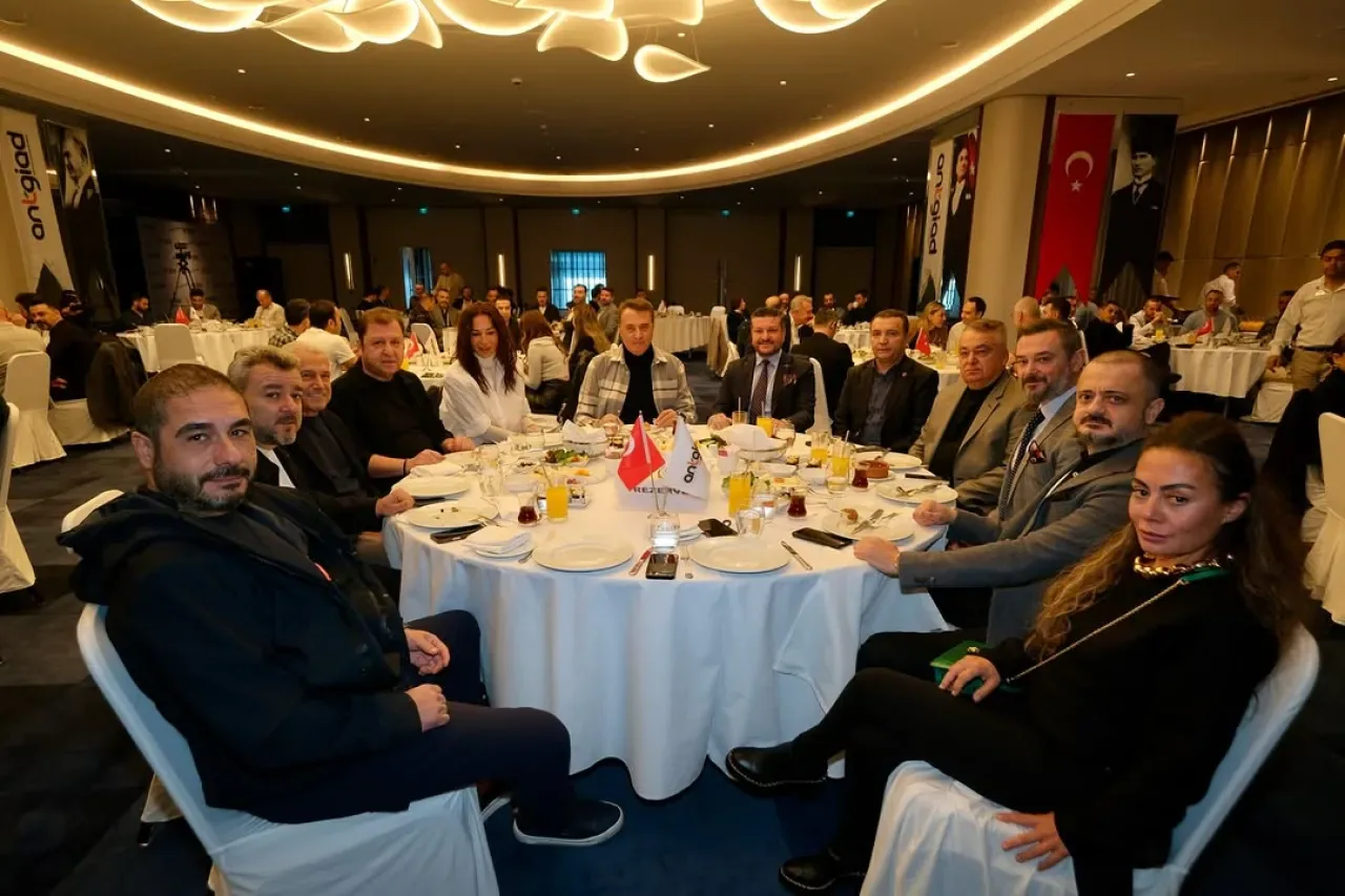 Fikret Orman, Antalyalı İş İnsanları ile Buluştu Fikret Orman, Antalyalı İş İnsanları ile Buluştu