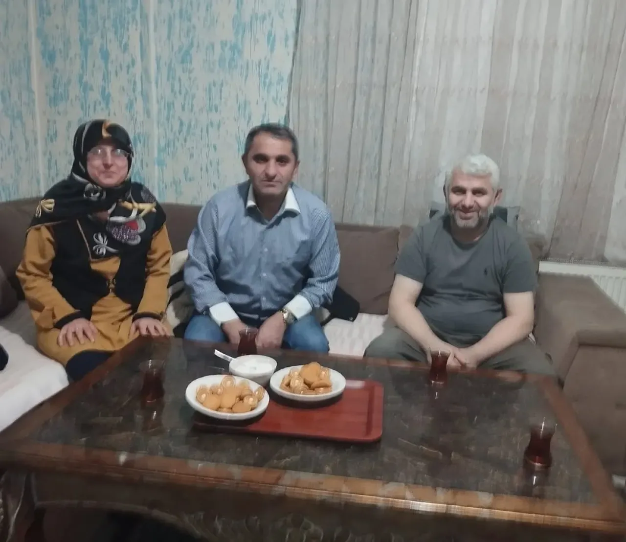 MHP Kağıthane, Ortabayır Mahallesi'nde Çolak Ailesini Ziyaret Etti MHP Kağıthane, Ortabayır Mahallesi'nde Çolak Ailesini Ziyaret Etti