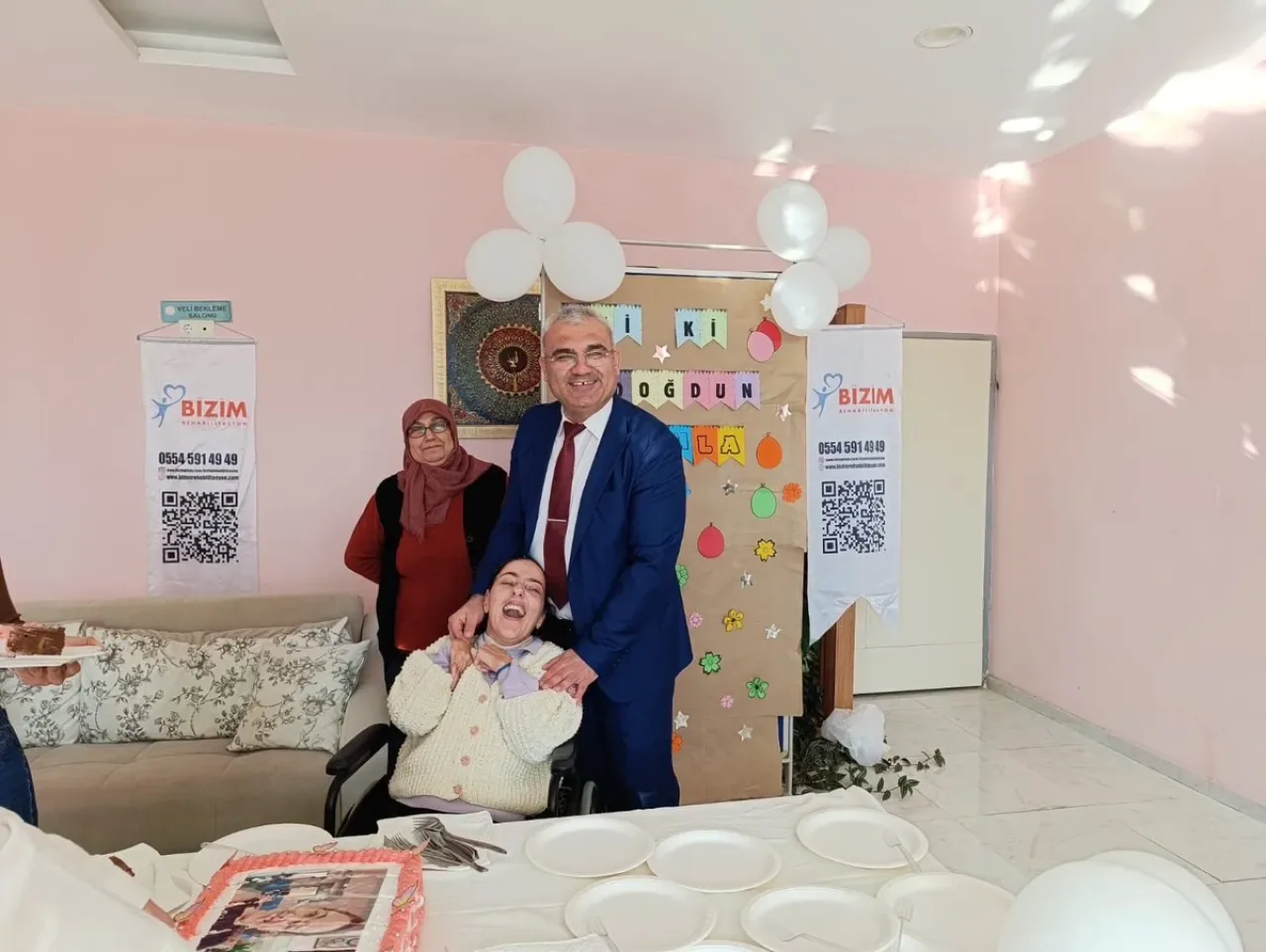 Adana'da Sosyal Hizmetlerde Büyüyen Damla'nın Mutlu Doğum Günü Adana'da Sosyal Hizmetlerde Büyüyen Damla'nın Mutlu Doğum Günü