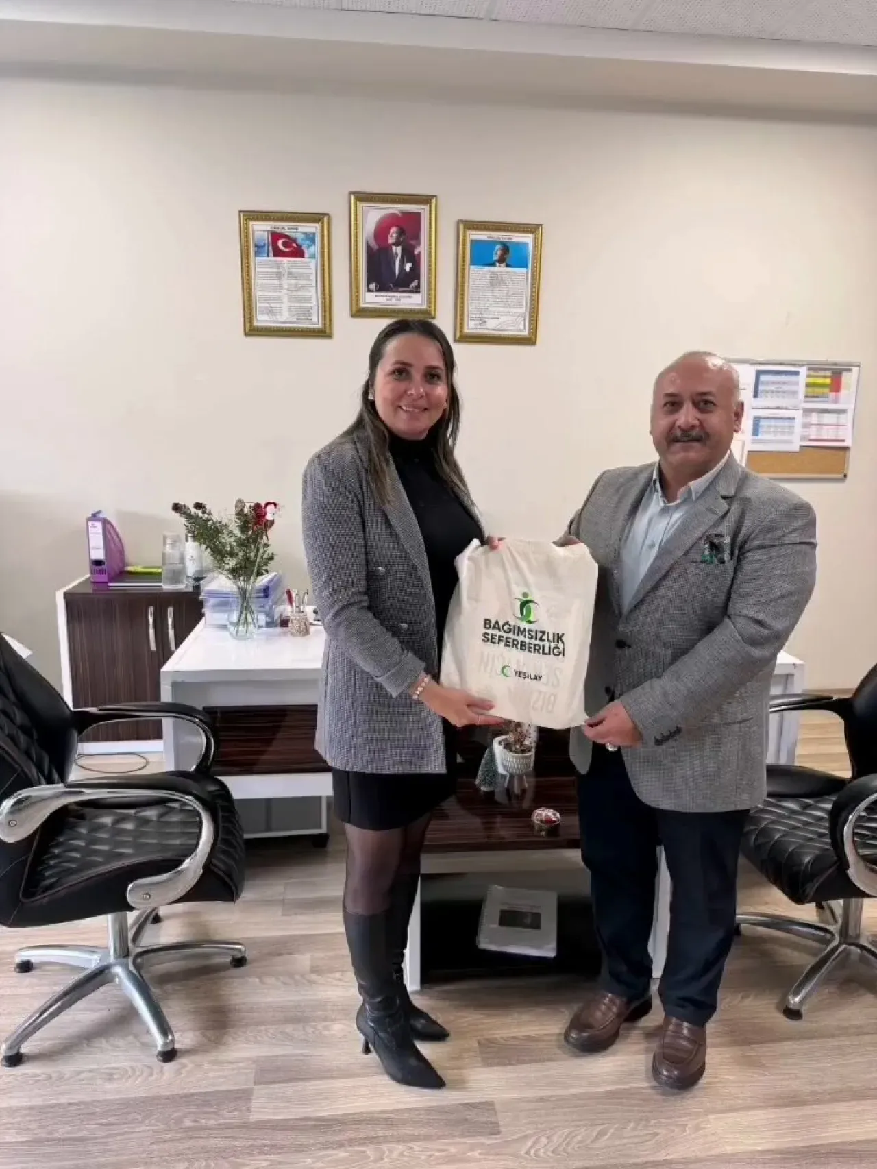 Yeşilay Pendik Şubesi, Yönder Okulları'nda Eğitim Programı Hakkında Bilgilendirme Yaptı Yeşilay Pendik Şubesi, Yönder Okulları'nda Eğitim Programı Hakkında Bilgilendirme Yaptı