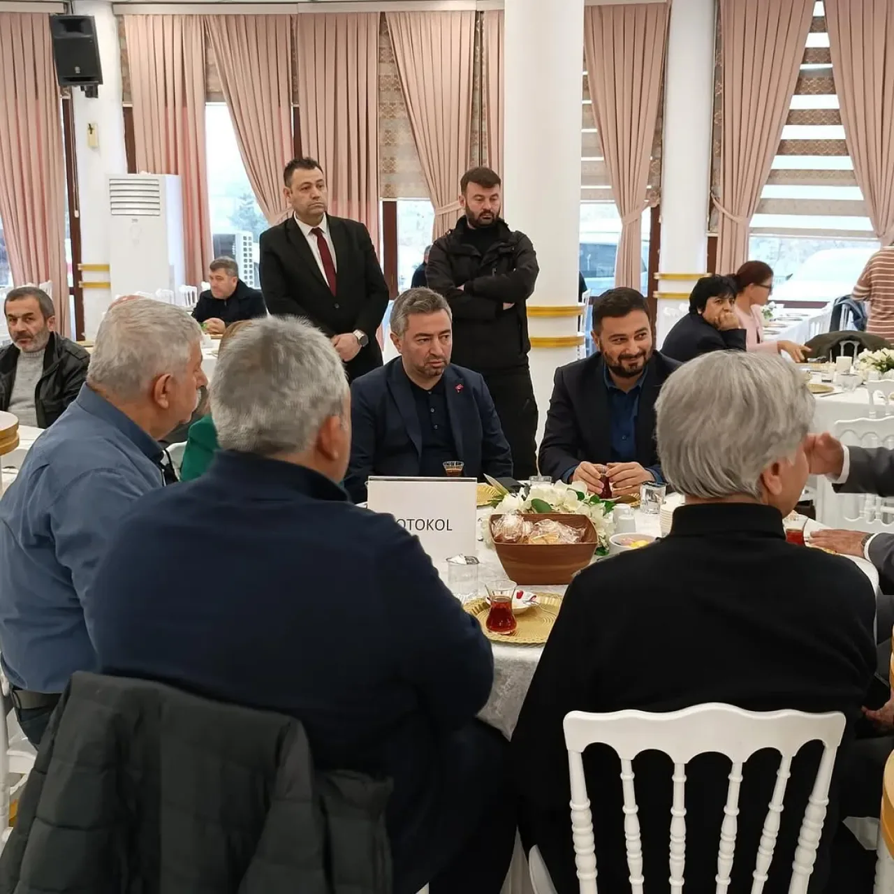 AK Parti Kağıthane İlçe Başkanı ve Belediye Başkanı ADD'nin Kahvaltı Programına Katıldı AK Parti Kağıthane İlçe Başkanı ve Belediye Başkanı ADD'nin Kahvaltı Programına Katıldı