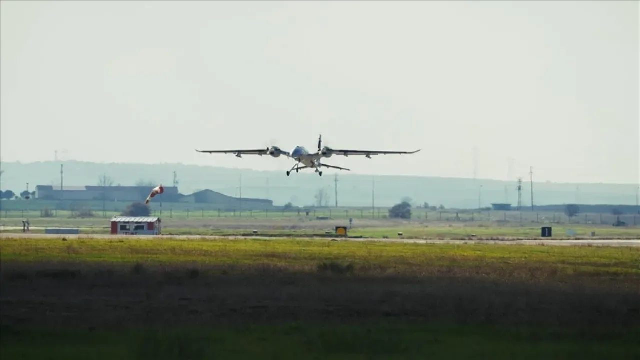 Türk Savunma Sanayisi, Bayraktar AKINCI ile Milli Mühimmat Testini Başarıyla Gerçekleştirdi Türk Savunma Sanayisi, Bayraktar AKINCI ile Milli Mühimmat Testini Başarıyla Gerçekleştirdi