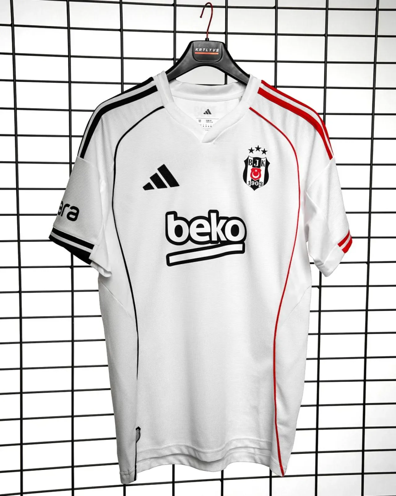Beşiktaş, Bugünkü Maçta Beyaz Formayla Sahada Olacak Beşiktaş, Bugünkü Maçta Beyaz Formayla Sahada Olacak