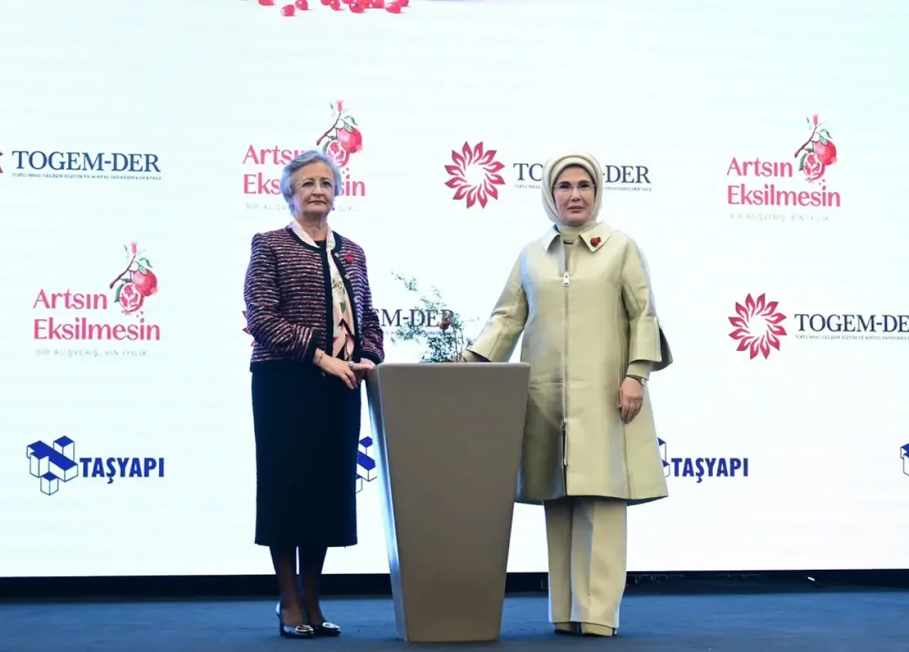 Emine Erdoğan'ın Katılımıyla Dönüşüm Pazarı Etkinliği Gerçekleştirildi Emine Erdoğan'ın Katılımıyla Dönüşüm Pazarı Etkinliği Gerçekleştirildi