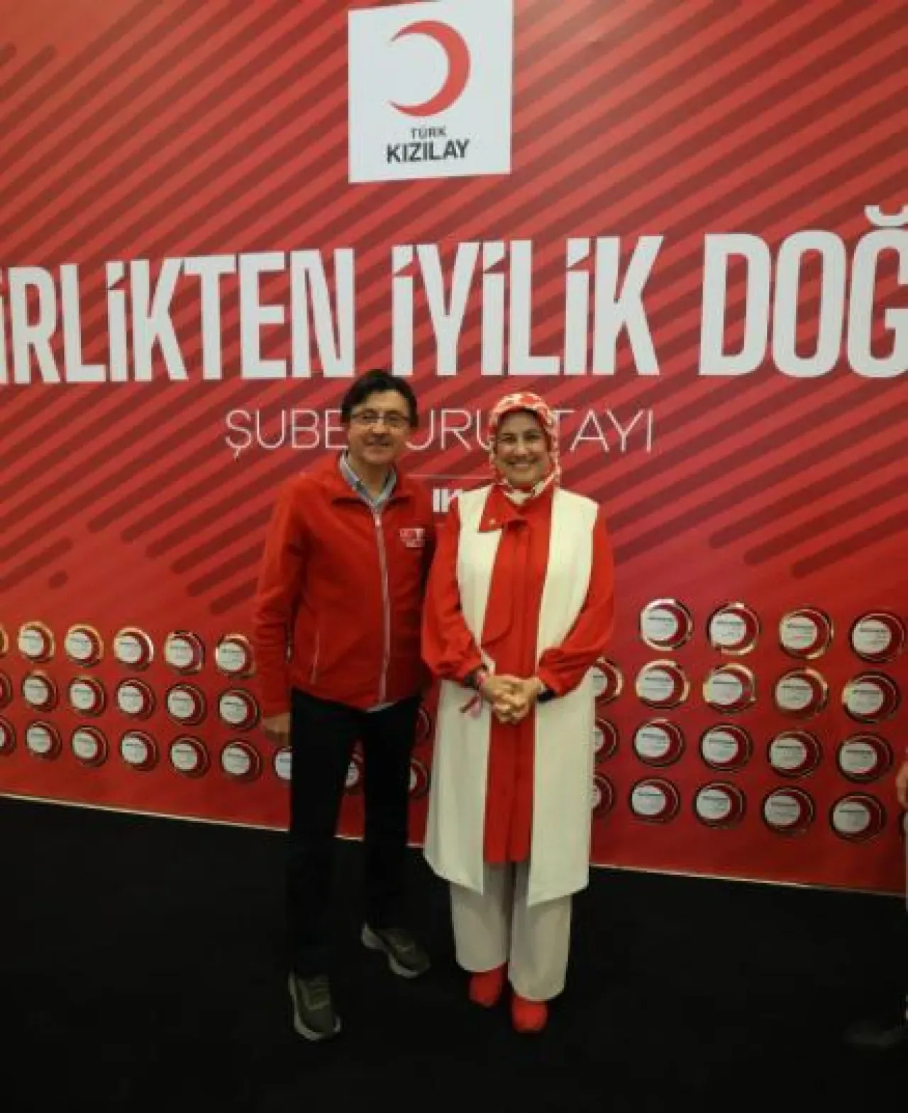 Türk Kızılay'ından Eyüpsultan'da Anlamlı Teşekkür: "Birlikten İyilik Doğar" Türk Kızılay'ından Eyüpsultan'da Anlamlı Teşekkür: "Birlikten İyilik Doğar"