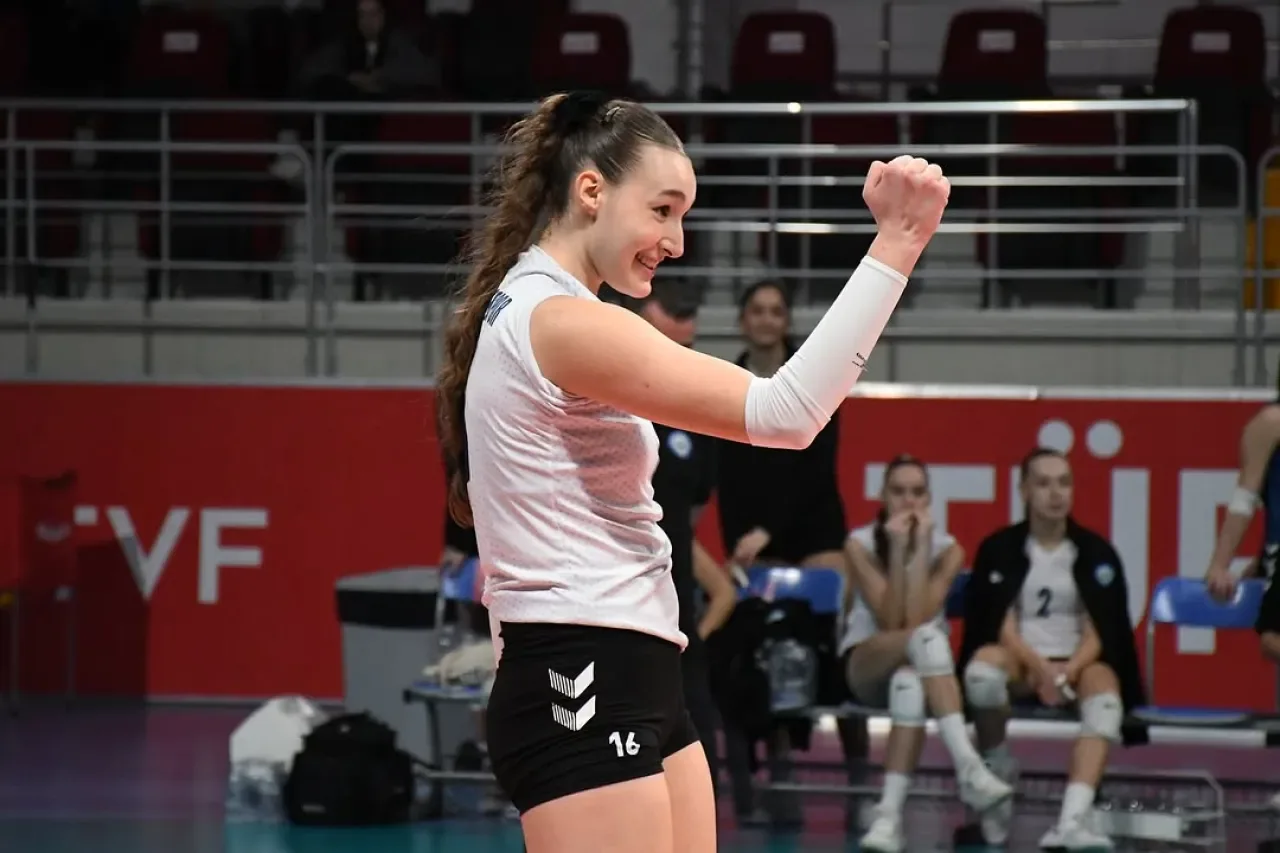 Nilüfer Belediyespor 2. Lig'de Mücadele Ediyor Nilüfer Belediyespor 2. Lig'de Mücadele Ediyor