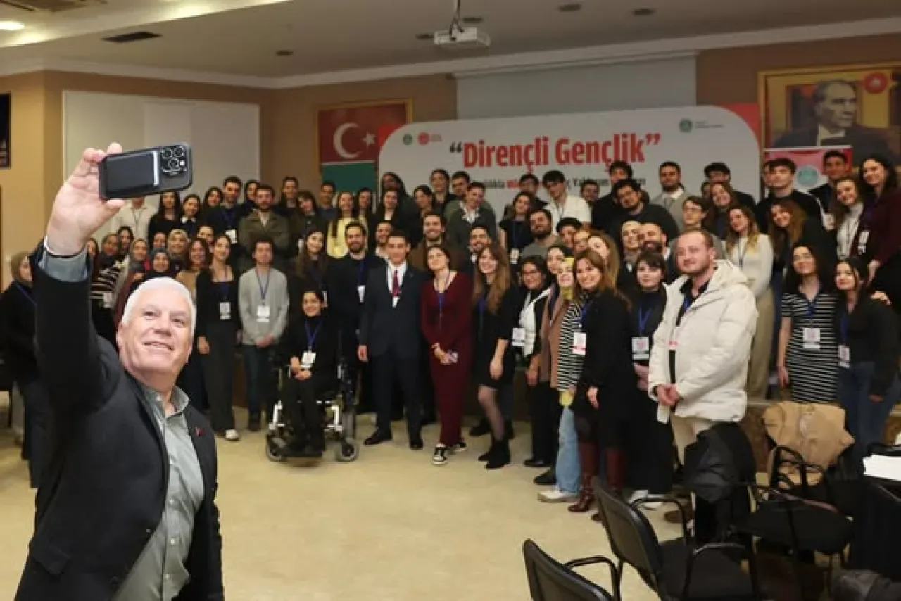 Bursa'da Bağımlılıkla Mücadele İçin Gençler ve Sağlıkçılar Bir Araya Geldi Bursa'da Bağımlılıkla Mücadele İçin Gençler ve Sağlıkçılar Bir Araya Geldi