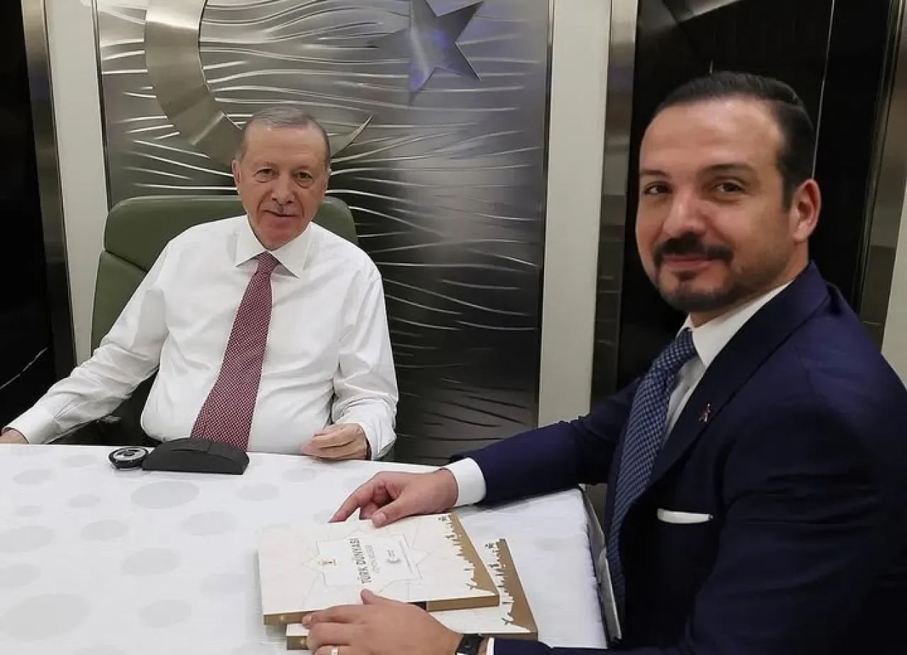 İYİ Partili Zorlu, Cumhurbaşkanı Erdoğan'a Türk Dünyası Vizyon Belgesi'ni Arz Etti İYİ Partili Zorlu, Cumhurbaşkanı Erdoğan'a Türk Dünyası Vizyon Belgesi'ni Arz Etti