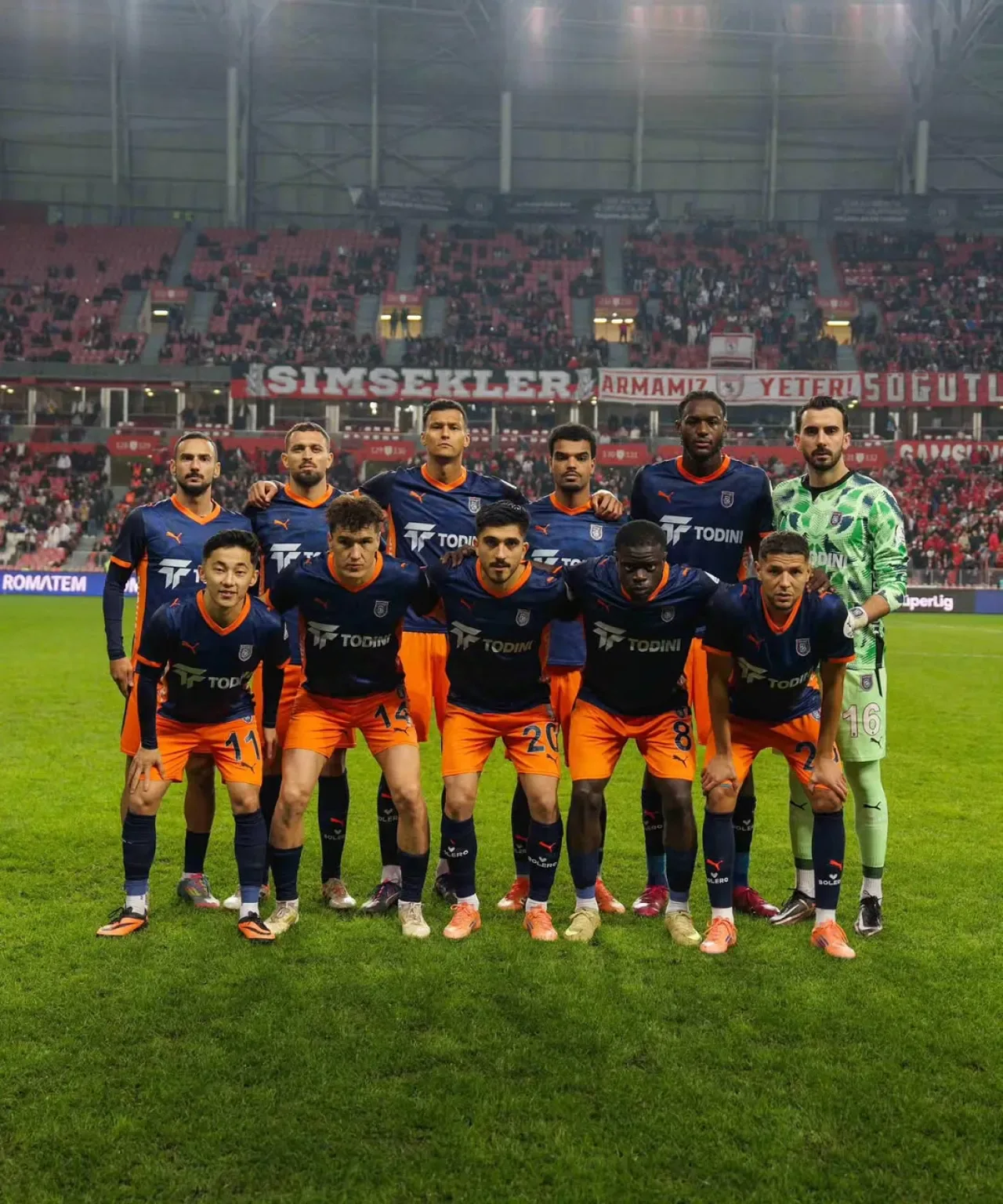 Başakşehir, Sivasspor Maçında İlk Yarıyı Geride Bıraktı Başakşehir, Sivasspor Maçında İlk Yarıyı Geride Bıraktı