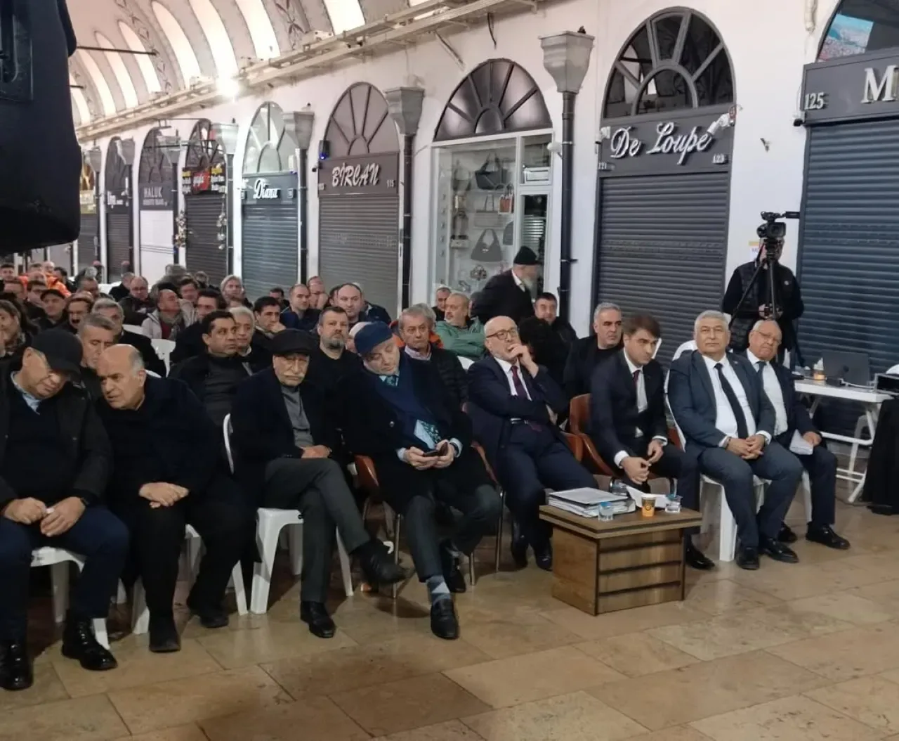 İBB Yönetimi, Kapalıçarşı Kat Malikleri Genel Kurulu'na Katıldı İBB Yönetimi, Kapalıçarşı Kat Malikleri Genel Kurulu'na Katıldı
