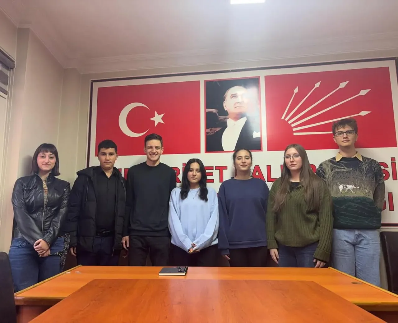 CHP Gölcük Gençlik Kolları Gölcük Halk Lisesi'nde Toplantı Gerçekleştirdi CHP Gölcük Gençlik Kolları Gölcük Halk Lisesi'nde Toplantı Gerçekleştirdi