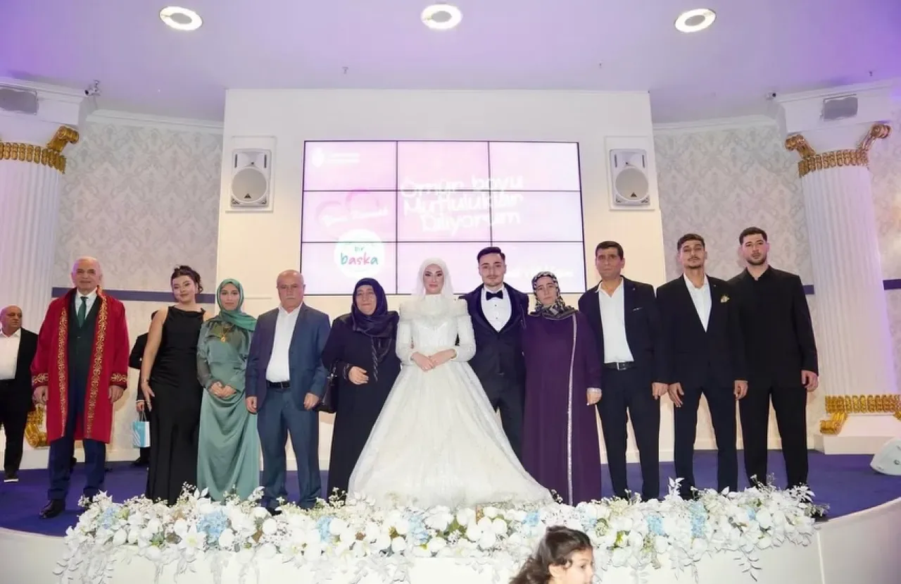 Ümraniye Gençlik Meclisi Üyelerinin Nikah Töreni Gerçekleşti Ümraniye Gençlik Meclisi Üyelerinin Nikah Töreni Gerçekleşti