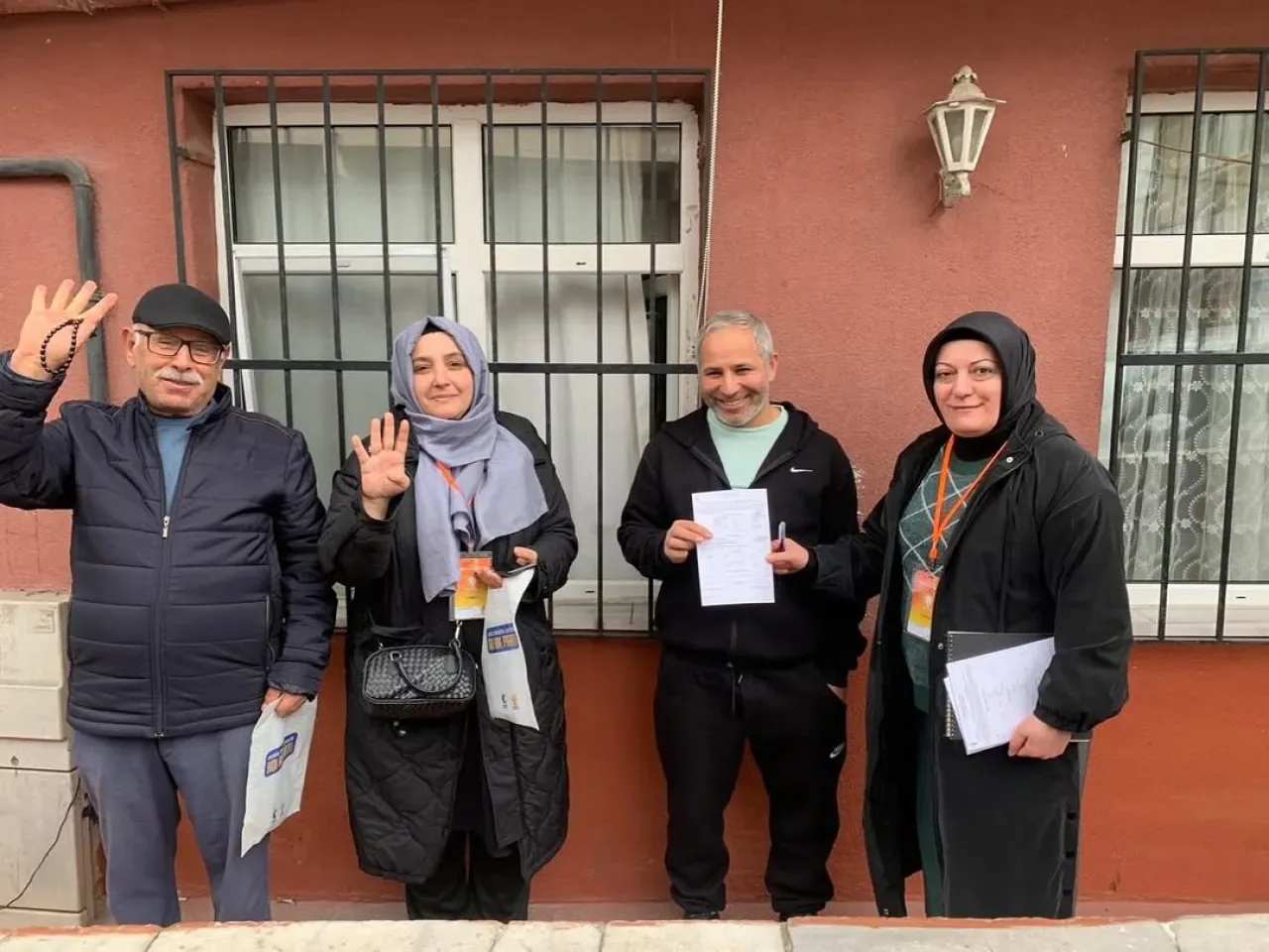 AK Parti Üsküdar İlçe Başkanlığı Mahallelerde Sahada Çalışmalarını Sürdürüyor AK Parti Üsküdar İlçe Başkanlığı Mahallelerde Sahada Çalışmalarını Sürdürüyor
