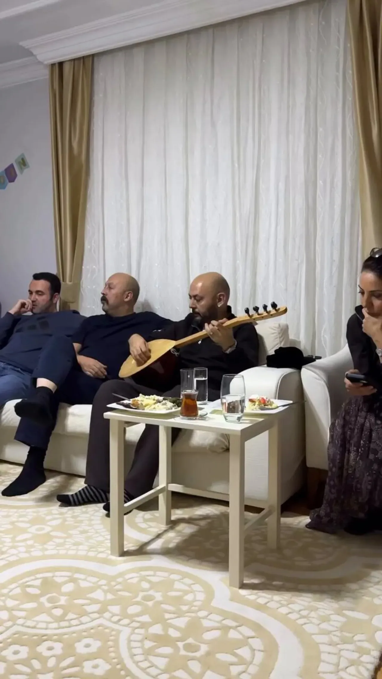 3 Yaşındaki Çocuğa Muhteşem Doğum Günü Sürprizi 3 Yaşındaki Çocuğa Muhteşem Doğum Günü Sürprizi