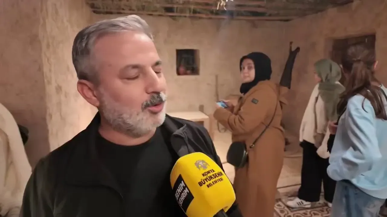 Konya'daki Siyer Sergisi, Ziyaretçilerden Yoğun İlgi Görüyor Konya'daki Siyer Sergisi, Ziyaretçilerden Yoğun İlgi Görüyor