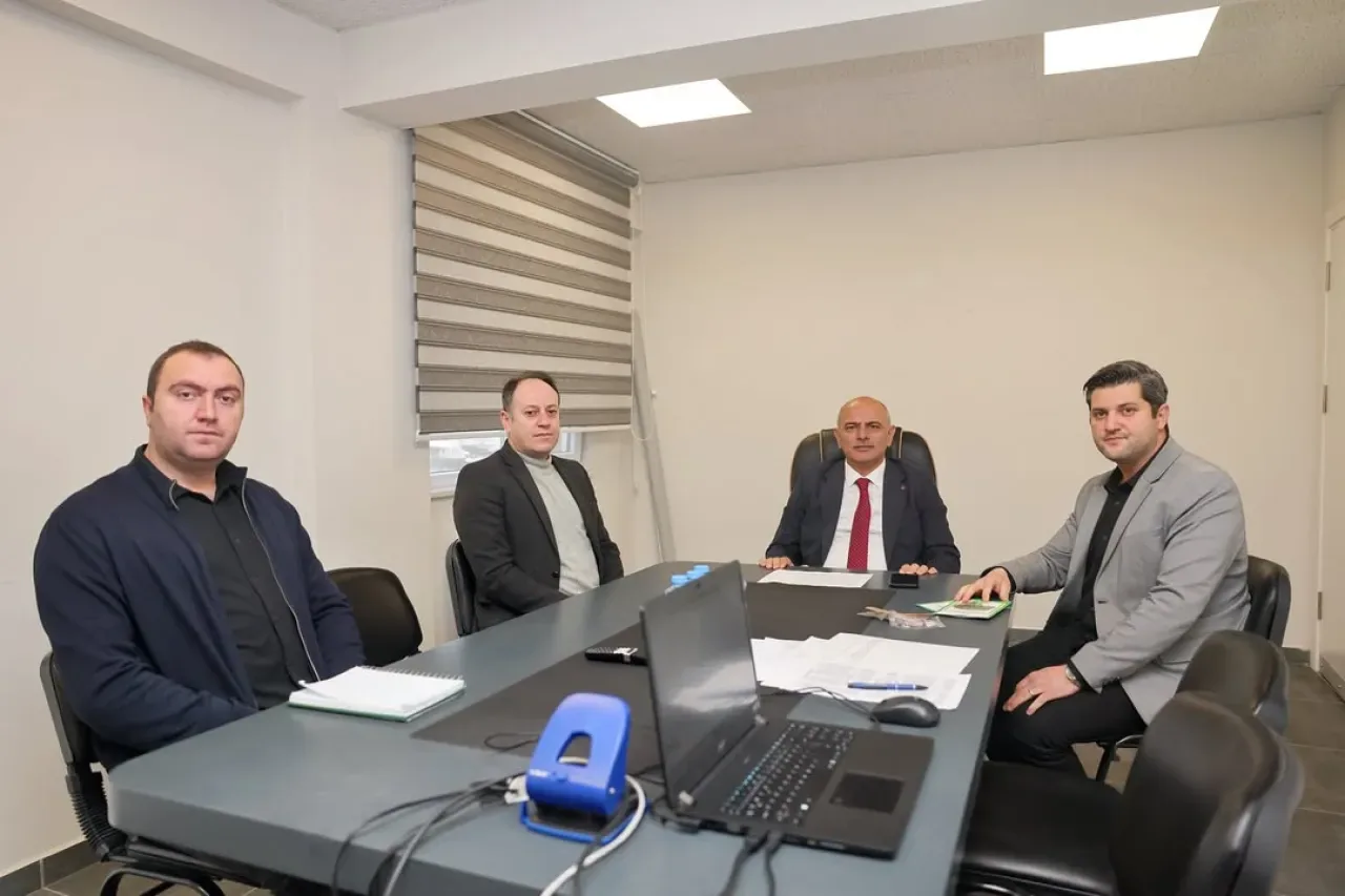 Körfez Belediyesi Park ve Bahçelerde Yeni Projeleri Değerlendirdi Körfez Belediyesi Park ve Bahçelerde Yeni Projeleri Değerlendirdi