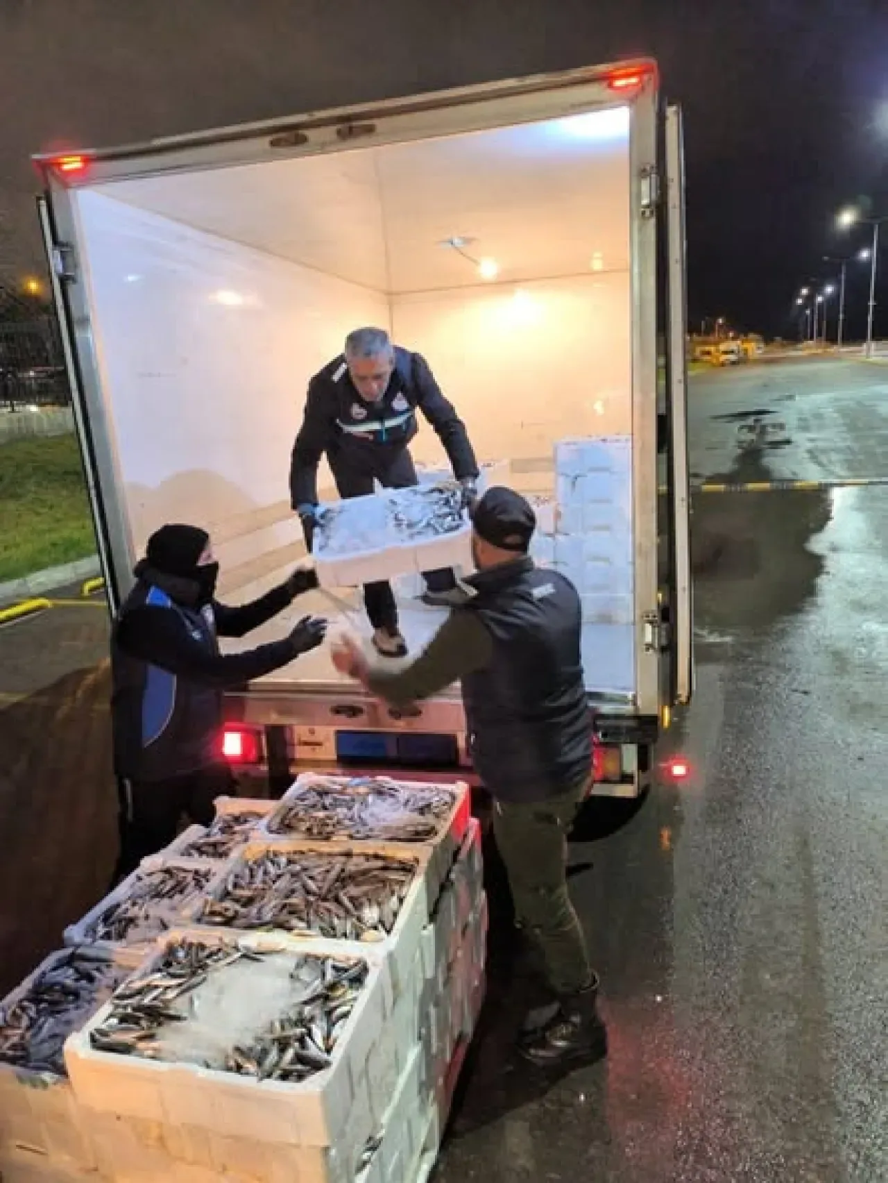 İstanbul Boğazı'nda Su Ürünleri Denetimi: 1 Ton Ürüne El Konuldu İstanbul Boğazı'nda Su Ürünleri Denetimi: 1 Ton Ürüne El Konuldu