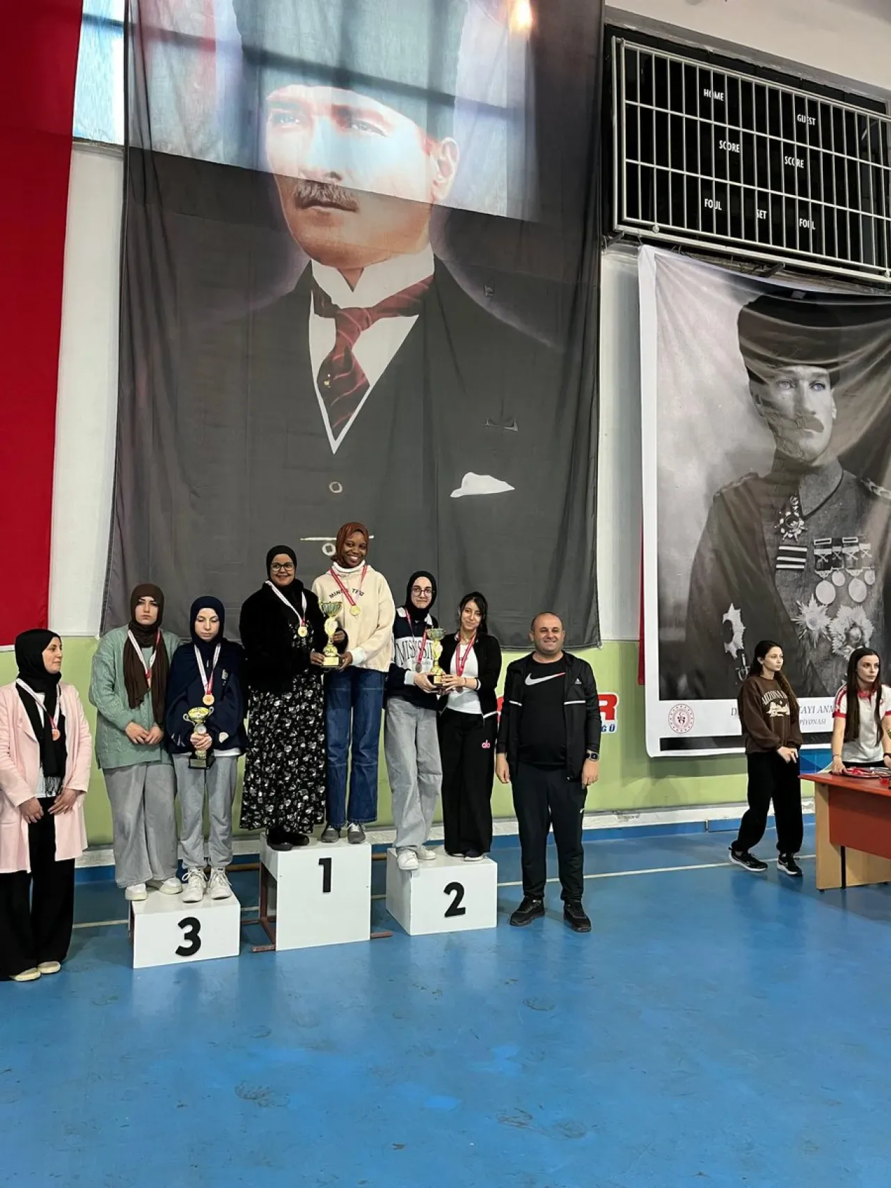 Konya'da Özel Yükseköğrenim Yurtları Arası Floor Curling Turnuvası Düzenlendi Konya'da Özel Yükseköğrenim Yurtları Arası Floor Curling Turnuvası Düzenlendi