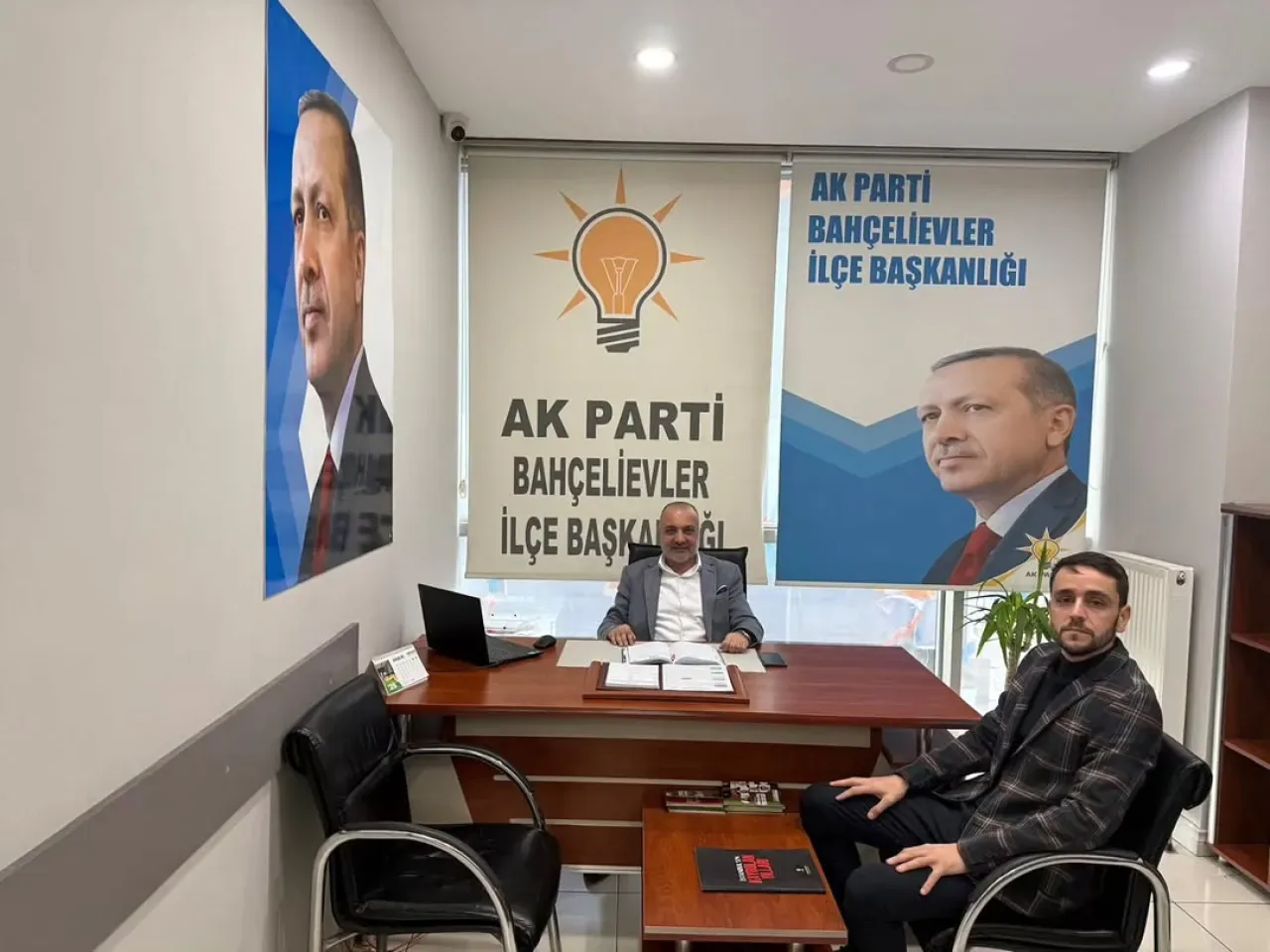 AK Parti Bahçelievler İlçe Başkanlığı'nda Günlük Nöbetçi İsimleri Açıklandı AK Parti Bahçelievler İlçe Başkanlığı'nda Günlük Nöbetçi İsimleri Açıklandı