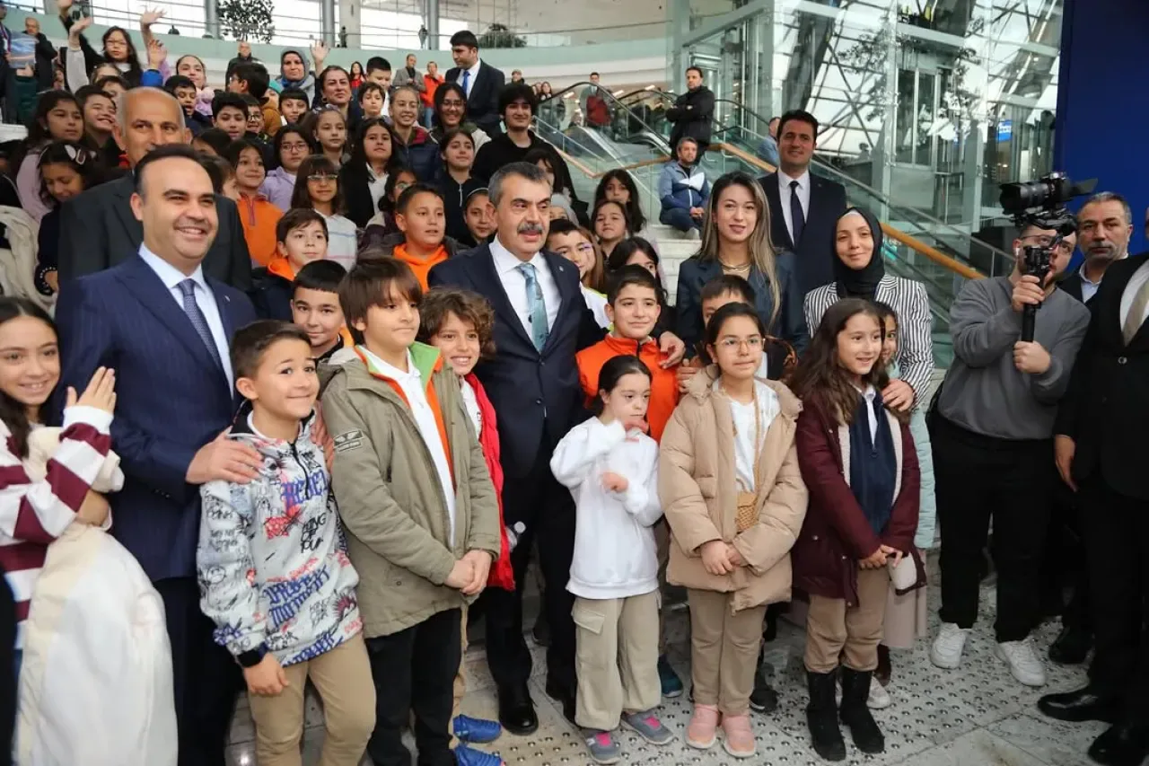 Tutum Yatırım ve Türk Malları Haftası'nda Yerli Teknoloji Rüzgarı: ZAHA Sergilendi Tutum Yatırım ve Türk Malları Haftası'nda Yerli Teknoloji Rüzgarı: ZAHA Sergilendi