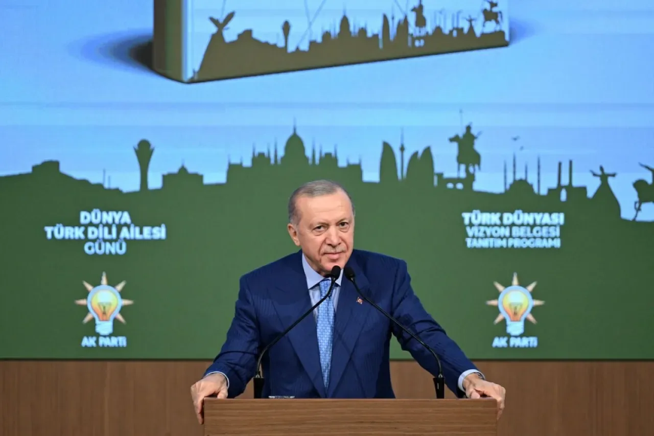 AK Parti, Türk Dünyası İle Ticaret Hedefini Açıkladı: 100 Milyar Dolar AK Parti, Türk Dünyası İle Ticaret Hedefini Açıkladı: 100 Milyar Dolar