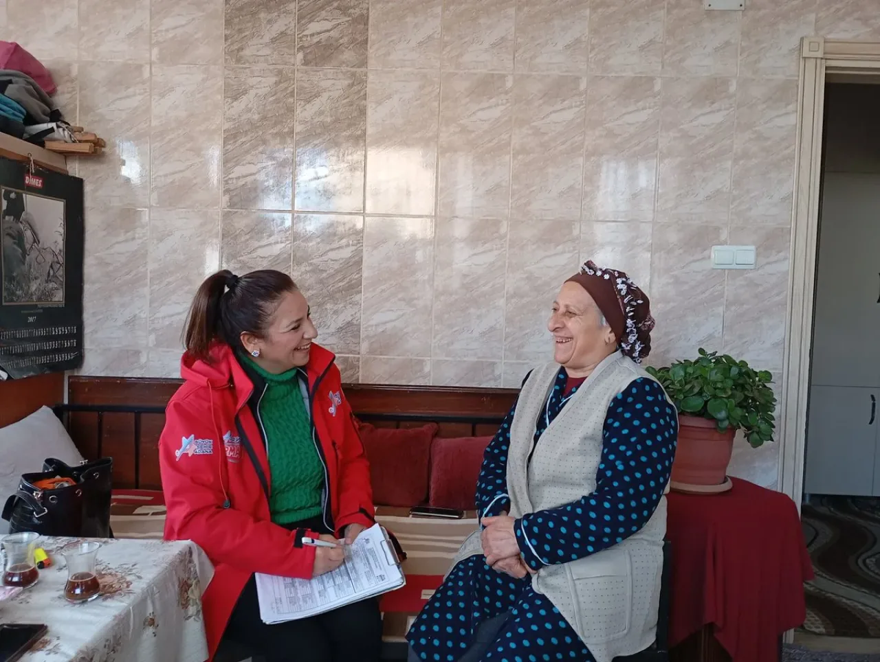 Adana Büyükşehir Belediyesi Derman Ekibi Bey Mahallesi'nde Hizmet Verdi Adana Büyükşehir Belediyesi Derman Ekibi Bey Mahallesi'nde Hizmet Verdi