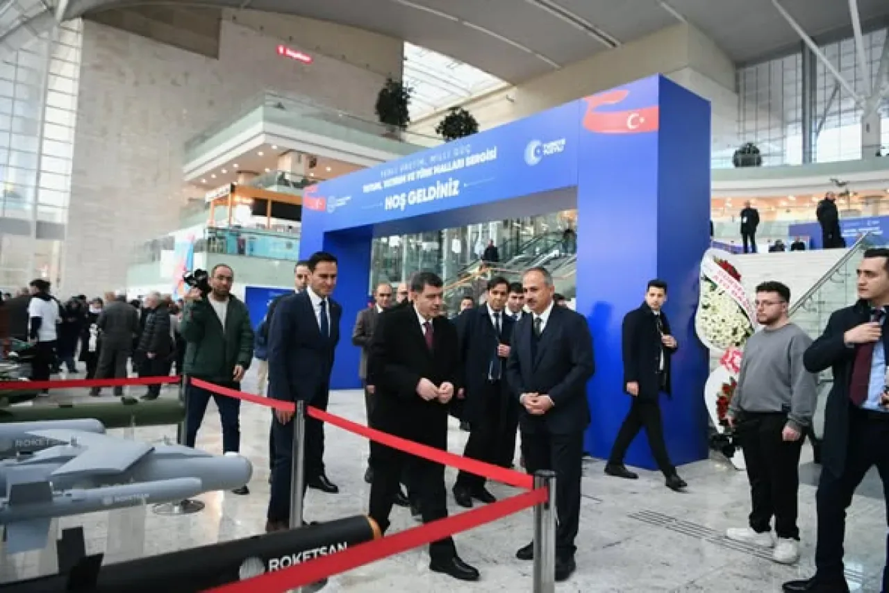 Ankara'da Meslek Liselerinin Yerli Üretim Sergisi YHT Garı'nda Açıldı Ankara'da Meslek Liselerinin Yerli Üretim Sergisi YHT Garı'nda Açıldı