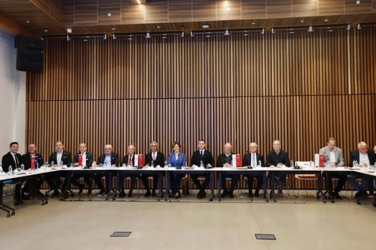 EGİAD Danışma Kurulu Toplantısı İzmir'de Gerçekleşti EGİAD Danışma Kurulu Toplantısı İzmir'de Gerçekleşti
