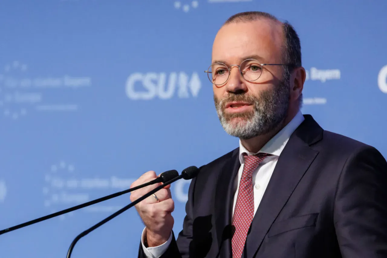 Weber'in Sağ Kolu, Aylık 18.000 Euro'luk Kalıcı Göreve Hazırlanıyor Weber'in Sağ Kolu, Aylık 18.000 Euro'luk Kalıcı Göreve Hazırlanıyor