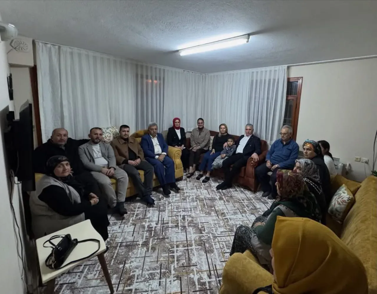 MHP Sarıçam İlçe Başkanlığı Komşu Ziyaretleri ile Birlik Mesajı Verdi MHP Sarıçam İlçe Başkanlığı Komşu Ziyaretleri ile Birlik Mesajı Verdi