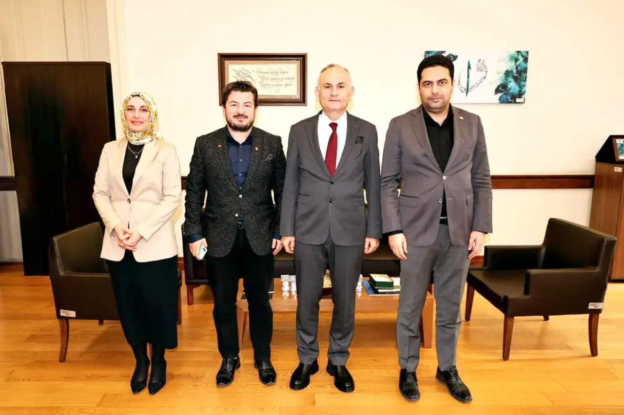 Gaziosmanpaşa Kaymakamı İskender Yönden, İstanbul Üniversitesi'nde Ziyarette Bulundu Gaziosmanpaşa Kaymakamı İskender Yönden, İstanbul Üniversitesi'nde Ziyarette Bulundu