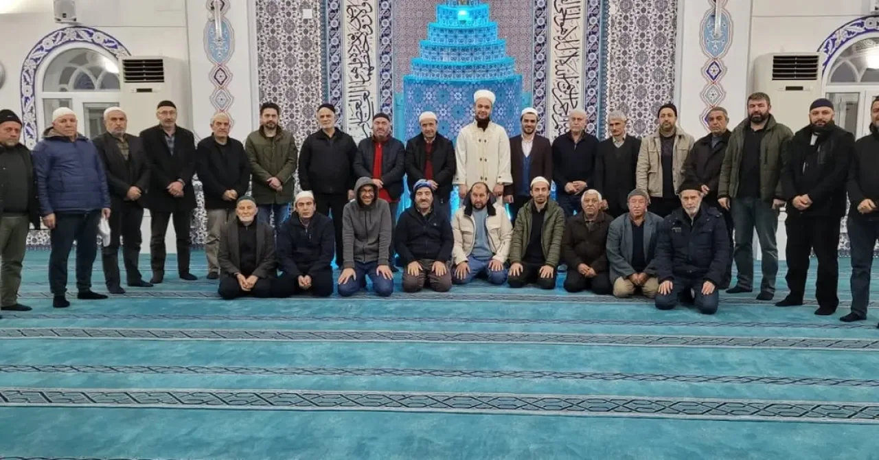 Bursa Nilüfer'de Sabah Namazı Buluşması Düzenlendi Bursa Nilüfer'de Sabah Namazı Buluşması Düzenlendi