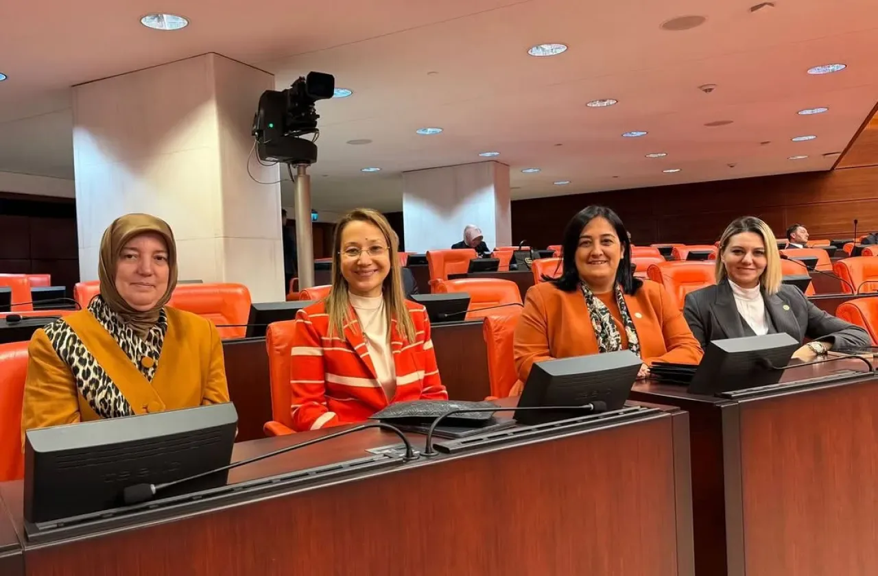 TBMM'de 2026 Yılı Bütçe Görüşmeleri: İçişleri ve Hazine Bakanlığı Bütçeleri Görüşüldü TBMM'de 2026 Yılı Bütçe Görüşmeleri: İçişleri ve Hazine Bakanlığı Bütçeleri Görüşüldü