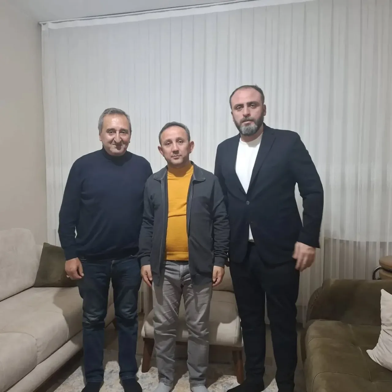 MHP Kağıthane, Devlet Bahçeli'nin Talimatıyla Aile Ziyareti Gerçekleştirdi MHP Kağıthane, Devlet Bahçeli'nin Talimatıyla Aile Ziyareti Gerçekleştirdi