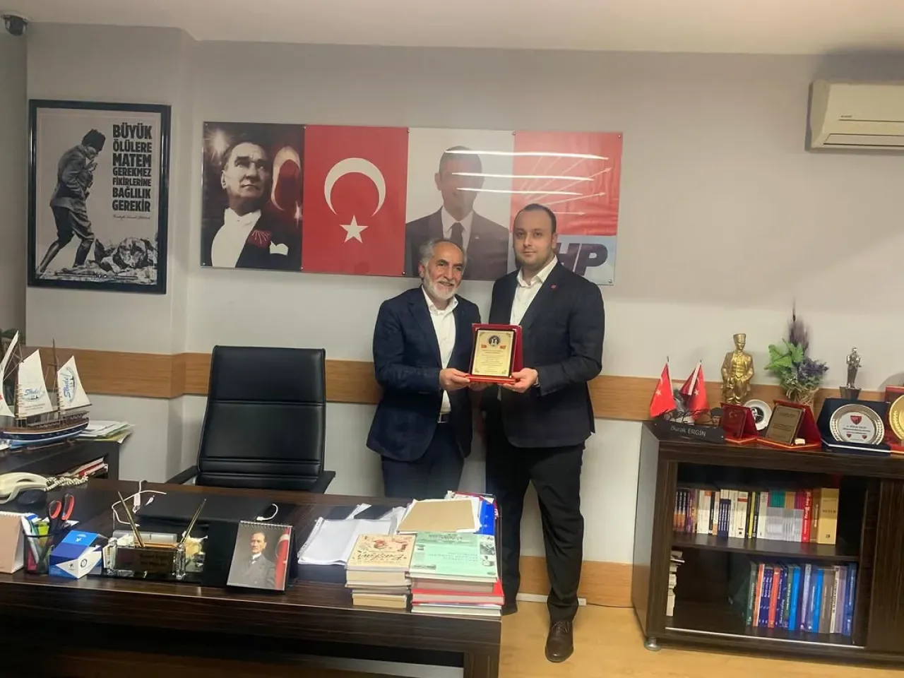 CHP Küçükçekmece'de Erzurum Derneği ile Siyaset ve Demokrasi Görüşmesi CHP Küçükçekmece'de Erzurum Derneği ile Siyaset ve Demokrasi Görüşmesi