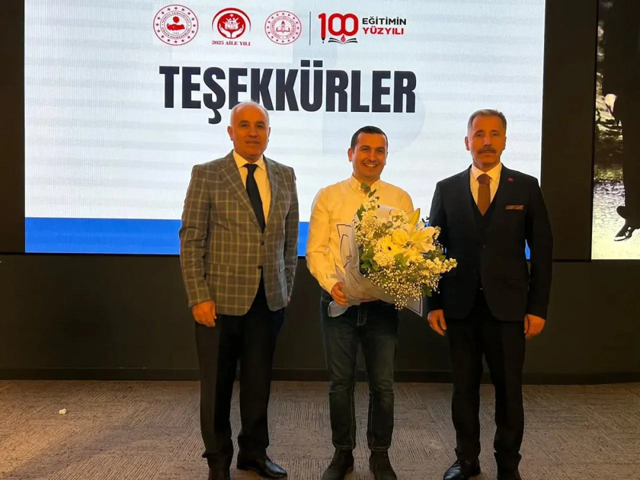 Aile Buluşmaları'nda Anne Baba Olma Sanatı Konuşuldu Aile Buluşmaları'nda Anne Baba Olma Sanatı Konuşuldu