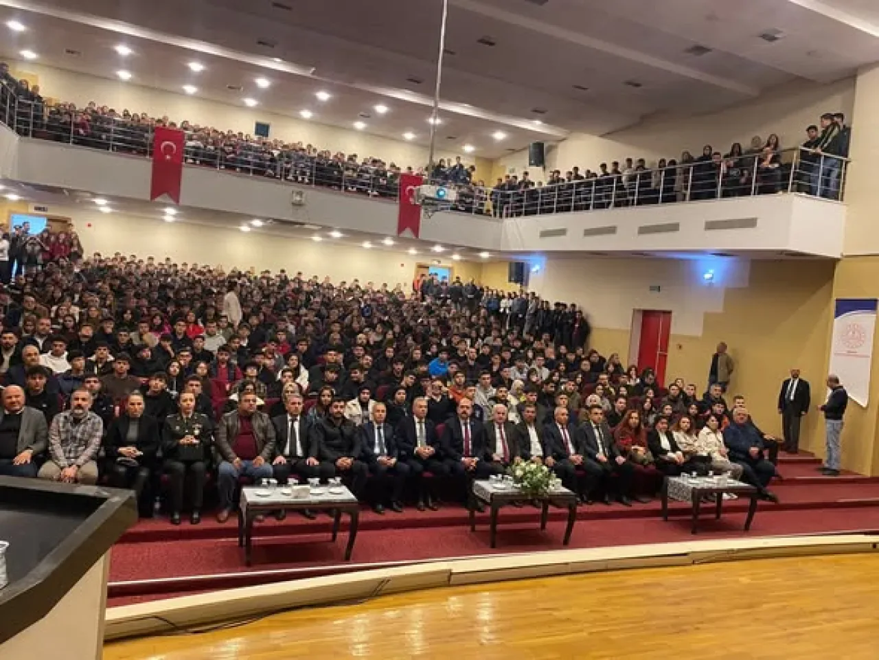Milli Savunma Üniversitesi, Adana ve Kozan'da Öğrencilerle Buluştu Milli Savunma Üniversitesi, Adana ve Kozan'da Öğrencilerle Buluştu
