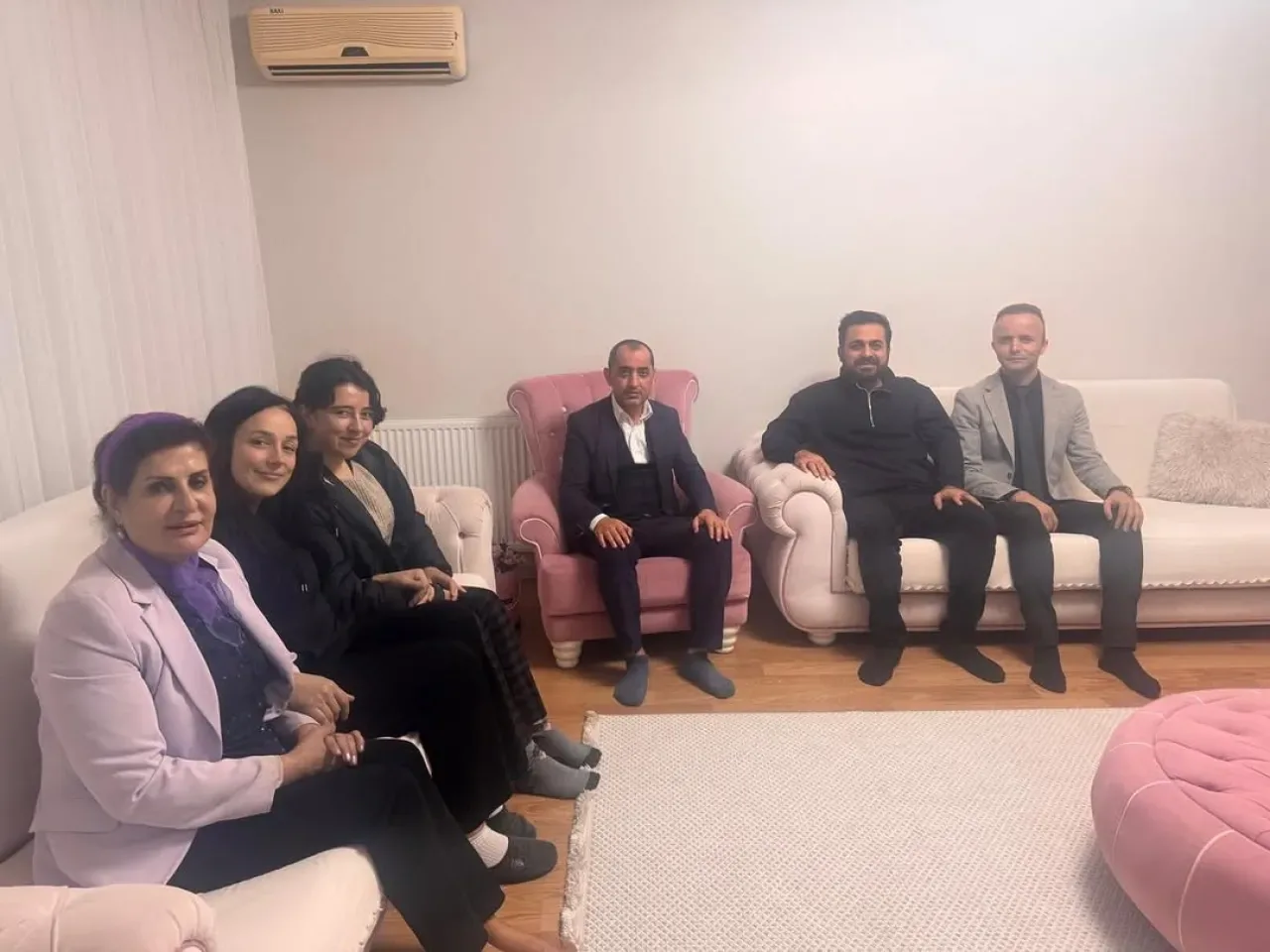 MHP Maltepe'de Komşu Ziyareti Gerçekleştirdi MHP Maltepe'de Komşu Ziyareti Gerçekleştirdi