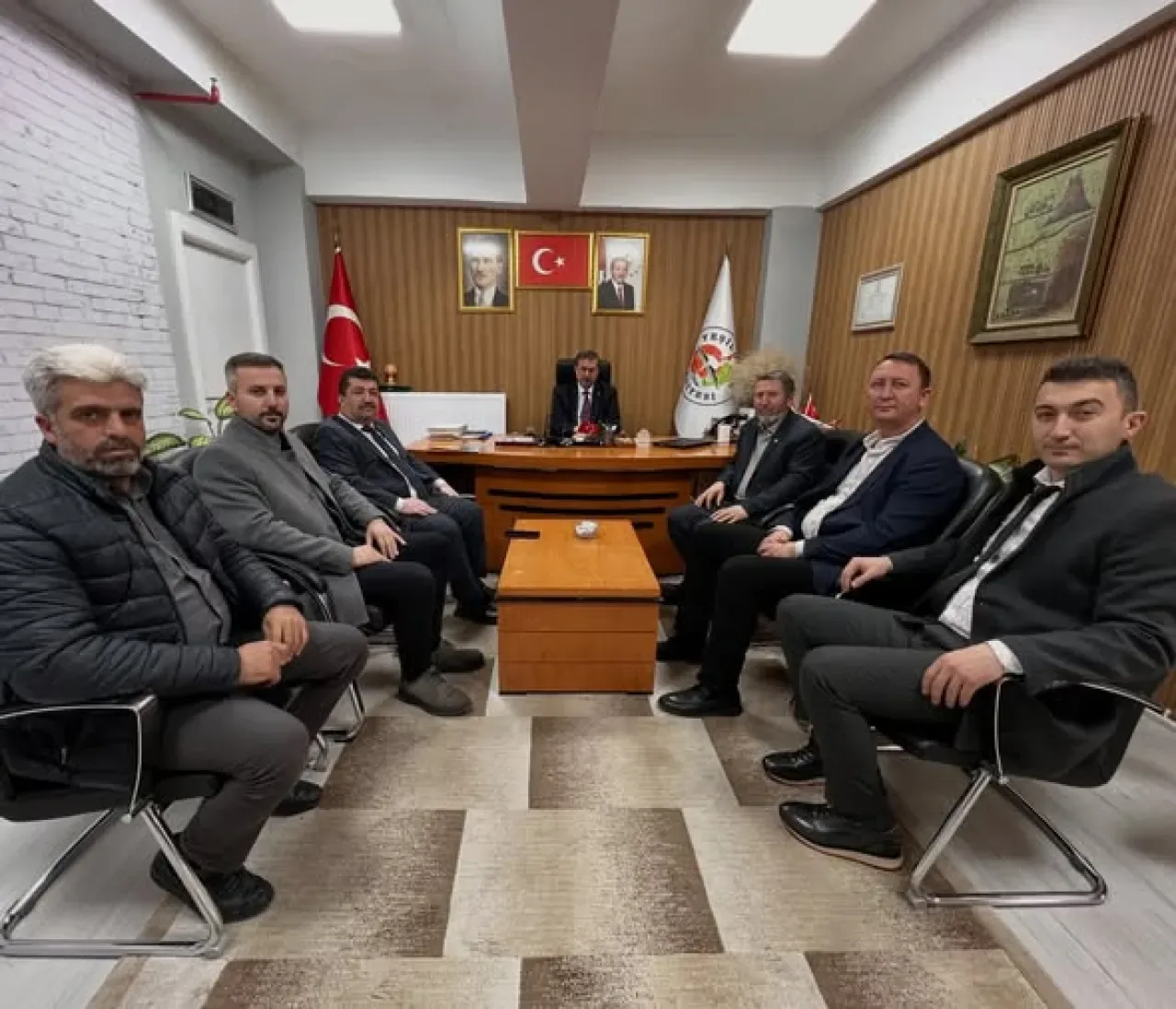 Yeşilhisar Kızılay Şube Yönetimi Yeşil Hisar Belediyesi'ni Ziyaret Etti Yeşilhisar Kızılay Şube Yönetimi Yeşil Hisar Belediyesi'ni Ziyaret Etti