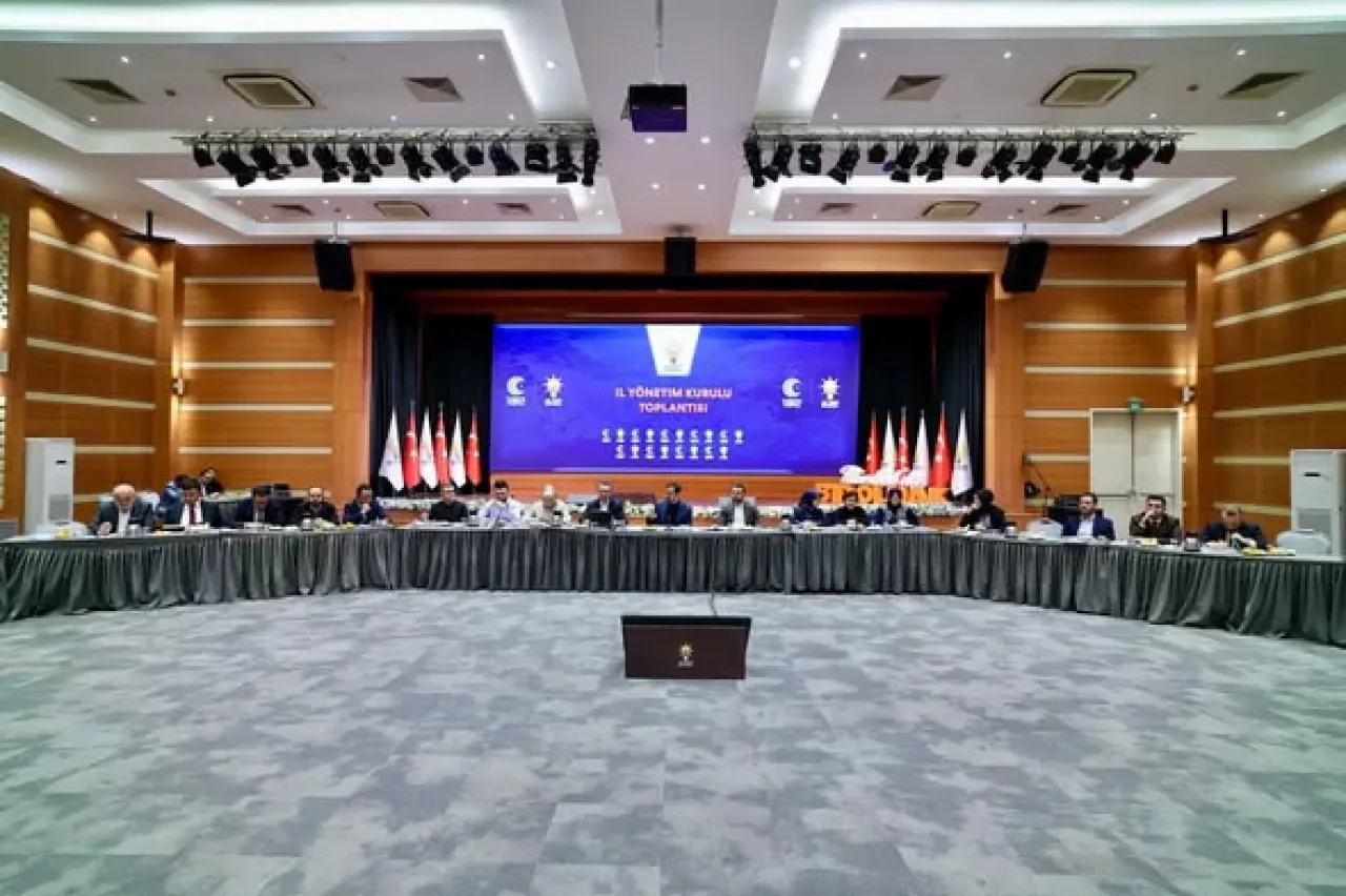 AK Parti İstanbul İl Başkanlığı, Haftalık Olağan Toplantısını Gerçekleştirdi AK Parti İstanbul İl Başkanlığı, Haftalık Olağan Toplantısını Gerçekleştirdi