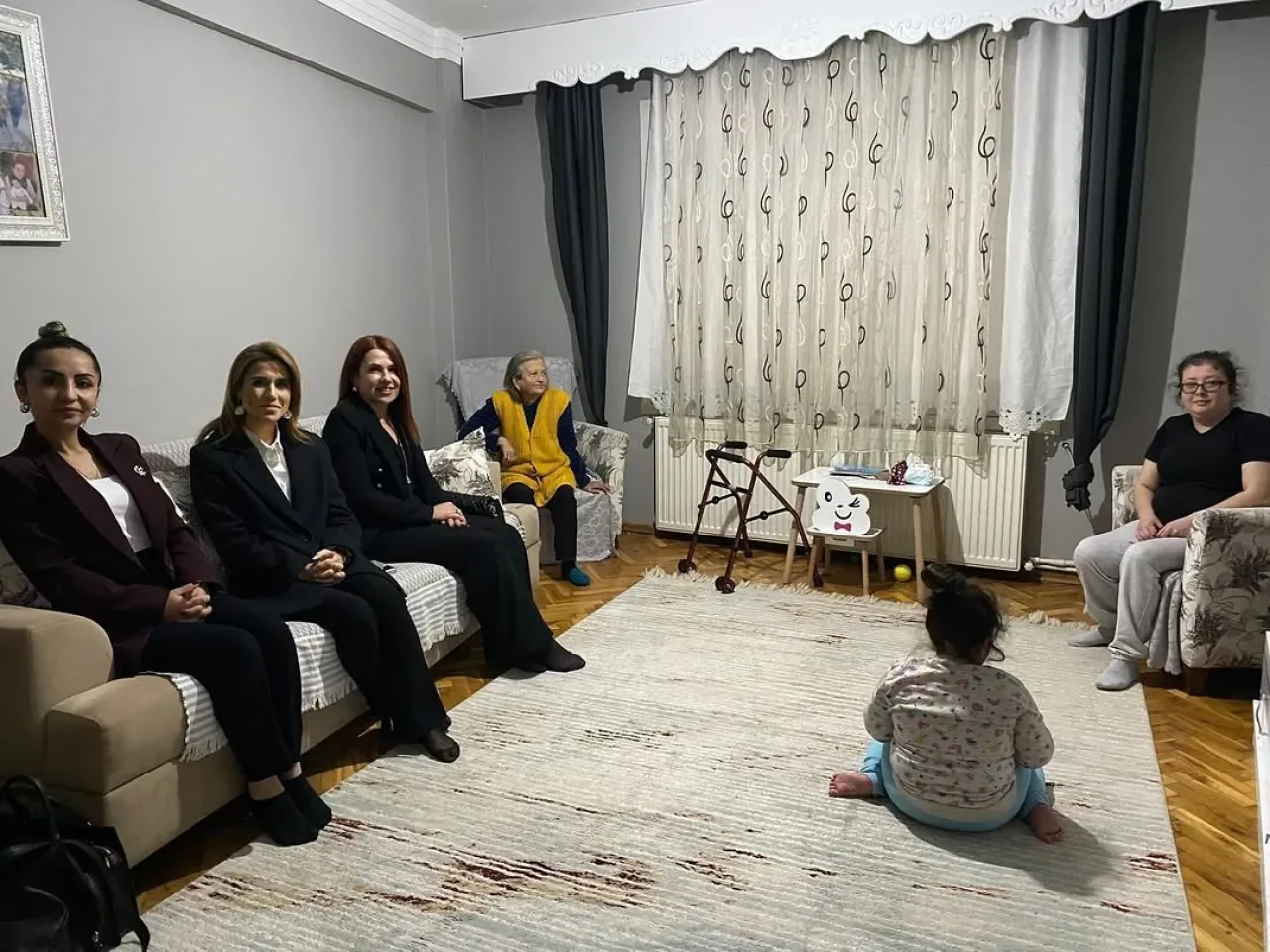 MHP Silivri İlçe Teşkilatı, "Hayırlı Günler Komşum" Projesi Kapsamında Aile Ziyareti Gerçekleştirdi MHP Silivri İlçe Teşkilatı, "Hayırlı Günler Komşum" Projesi Kapsamında Aile Ziyareti Gerçekleştirdi