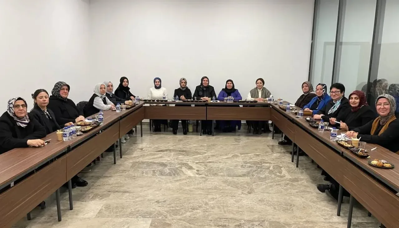 AK Parti Kocaeli Kadın Kolları Çayırova'da İlçe Birim Başkanları Toplantısı Gerçekleştirdi AK Parti Kocaeli Kadın Kolları Çayırova'da İlçe Birim Başkanları Toplantısı Gerçekleştirdi