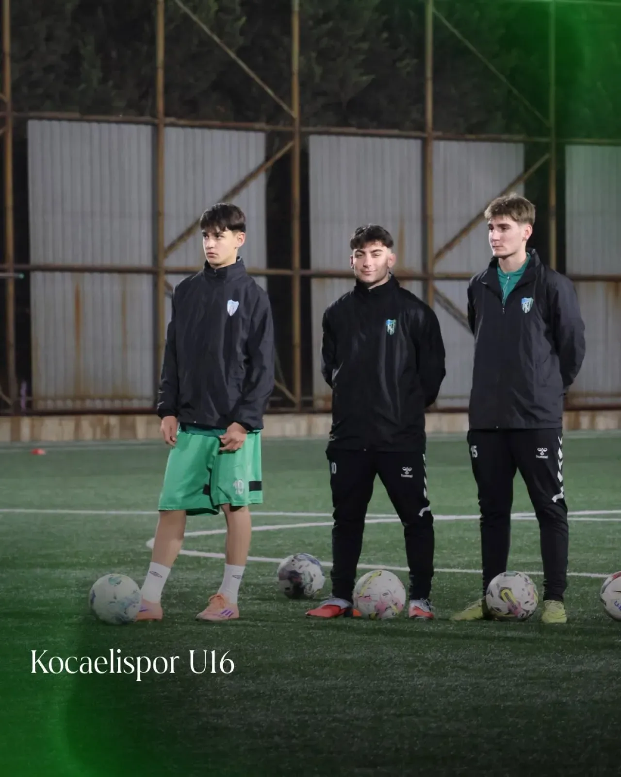 Kocaelispor'dan Genç Futbolculara Yatırım: U16 Takımı Antrenmanda Kocaelispor'dan Genç Futbolculara Yatırım: U16 Takımı Antrenmanda
