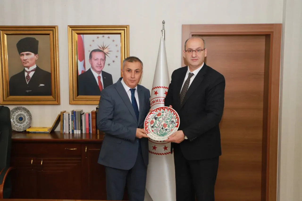 Bursa İl Milli Eğitim Müdürü Gürsu'da Hayırlı Olsun Ziyareti Gerçekleştirdi Bursa İl Milli Eğitim Müdürü Gürsu'da Hayırlı Olsun Ziyareti Gerçekleştirdi