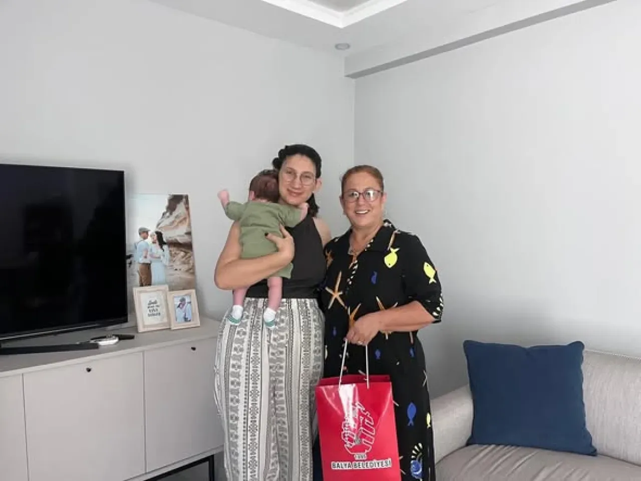 Balya Belediyesi'nden Yeni Doğan Bebeklere Hoşgeldin Ziyareti Balya Belediyesi'nden Yeni Doğan Bebeklere Hoşgeldin Ziyareti
