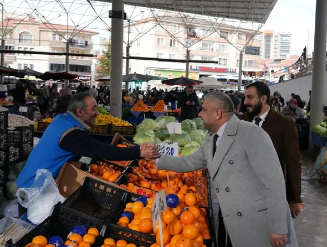 MHP'li Kenan Yağmur, Keçiören'de Esnaf Ziyareti Gerçekleştirdi MHP'li Kenan Yağmur, Keçiören'de Esnaf Ziyareti Gerçekleştirdi